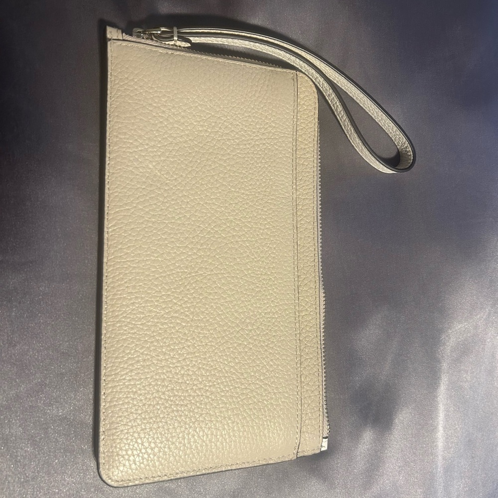 Kate Spade Sand and Pebble Wristlet - NEW - Picture 2 of 4